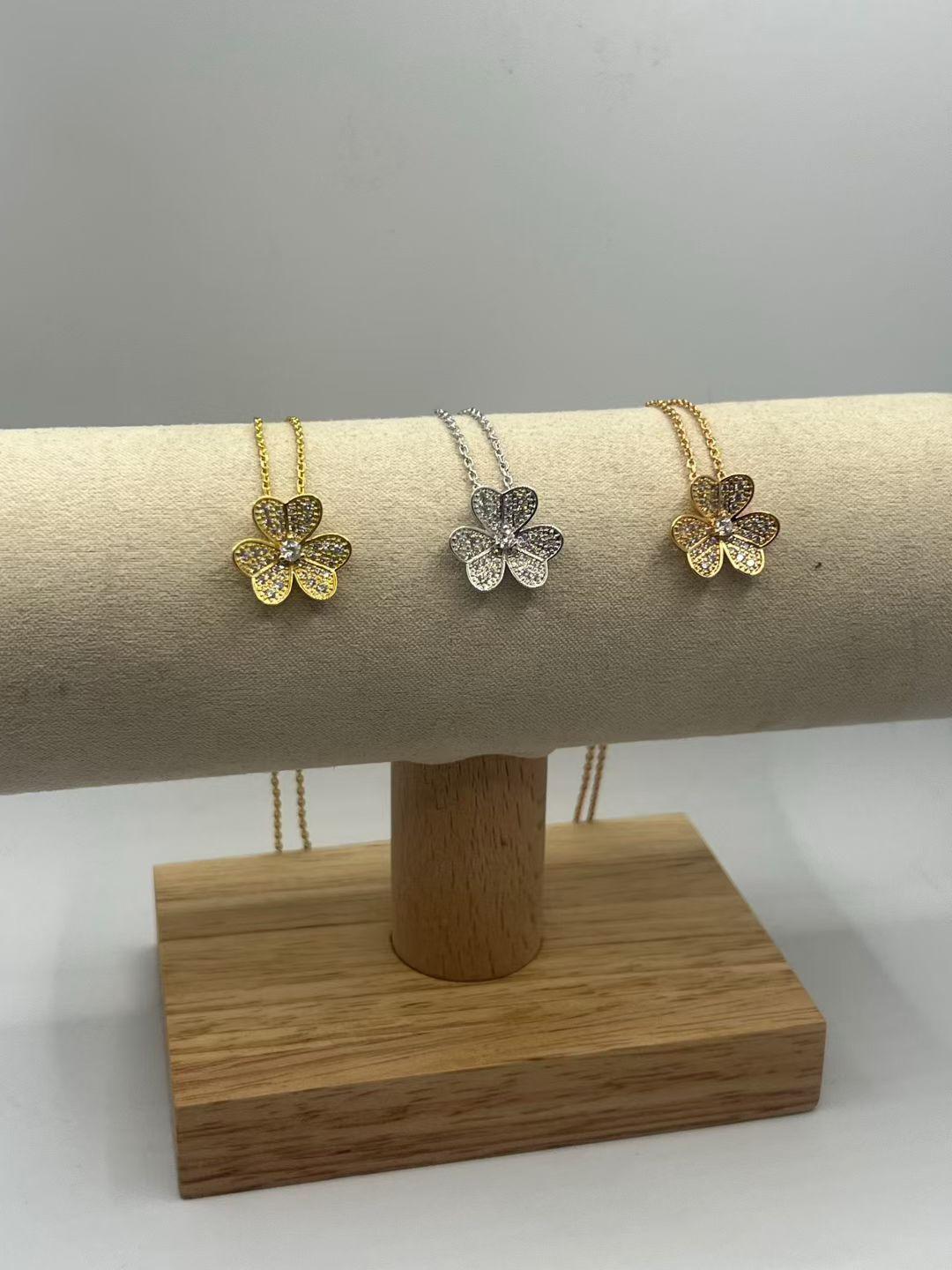 Clover Bracelet 31
