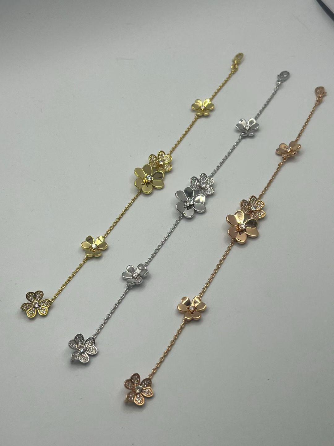 Clover Bracelet 38