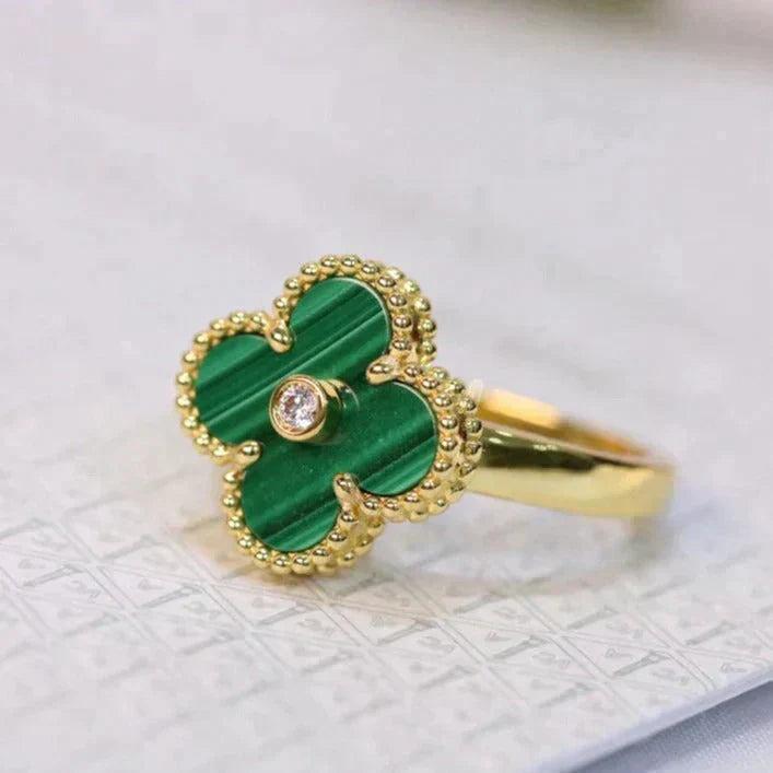 Clover Ring 01